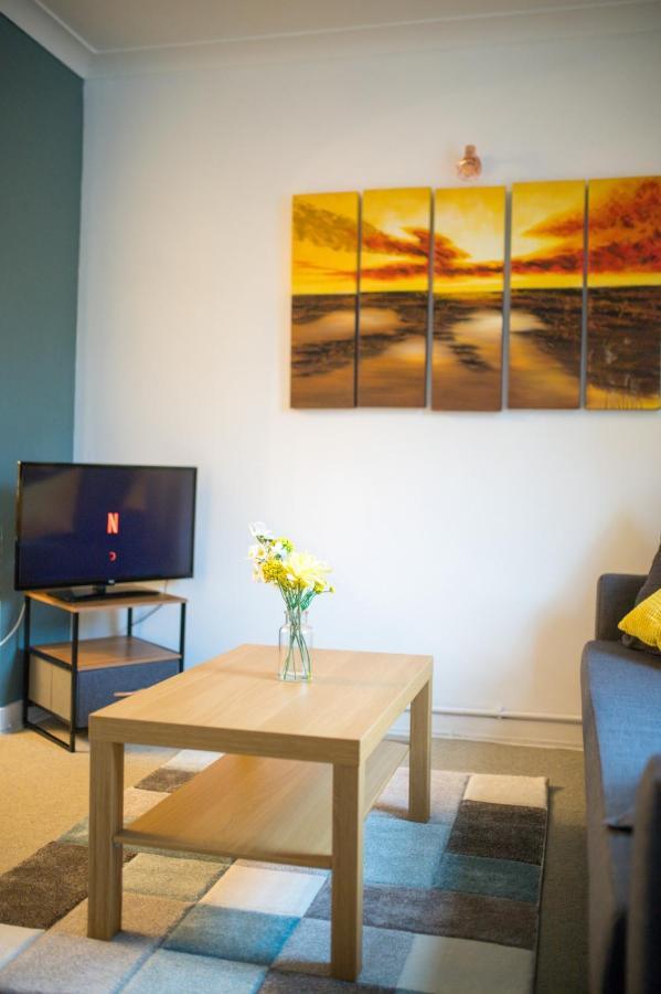 Exclusive Offers L Last-Minute Specials L Parking Free L Double Bed House L Uk L Gaming Room L Komfy 3 Bedroom Cottage With Riverview L Perfect For Short Or Long Stays Редінг Екстер'єр фото