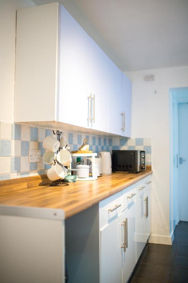 Exclusive Offers L Last-Minute Specials L Parking Free L Double Bed House L Uk L Gaming Room L Komfy 3 Bedroom Cottage With Riverview L Perfect For Short Or Long Stays Редінг Екстер'єр фото