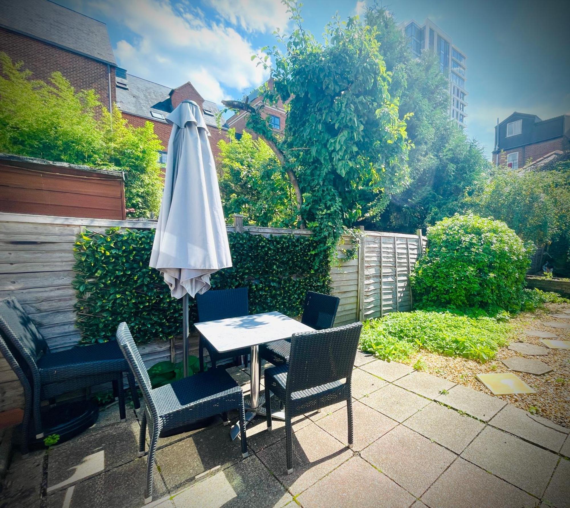 Exclusive Offers L Last-Minute Specials L Parking Free L Double Bed House L Uk L Gaming Room L Komfy 3 Bedroom Cottage With Riverview L Perfect For Short Or Long Stays Редінг Екстер'єр фото
